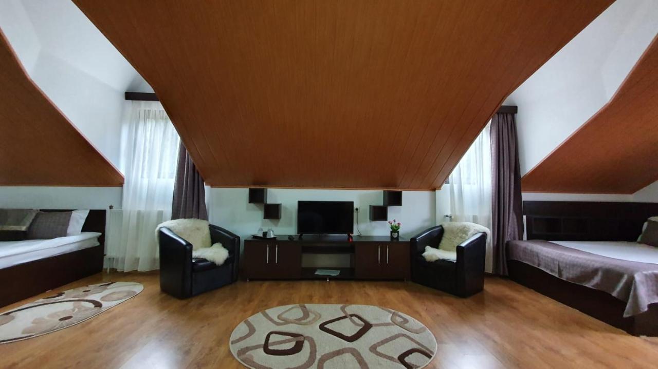 Casa Teleferic Hotel Buşteni Exterior foto